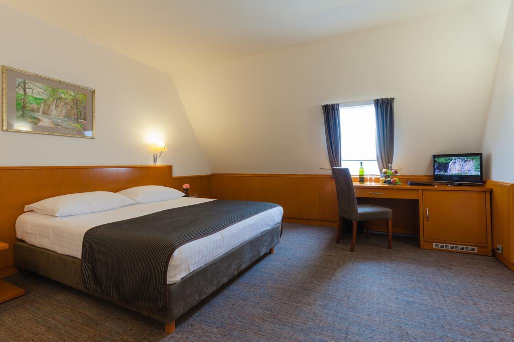 Hotel Grabovac Plitvička Jezera Екстериор снимка